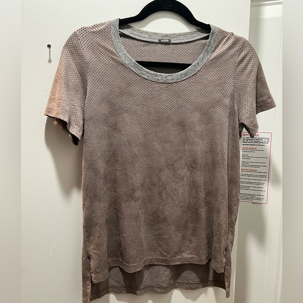 MONROW MESH T-SHIRT…COLOR IS A DISTRESSED TAN/ GRAY….SIZE:SMALL   😎